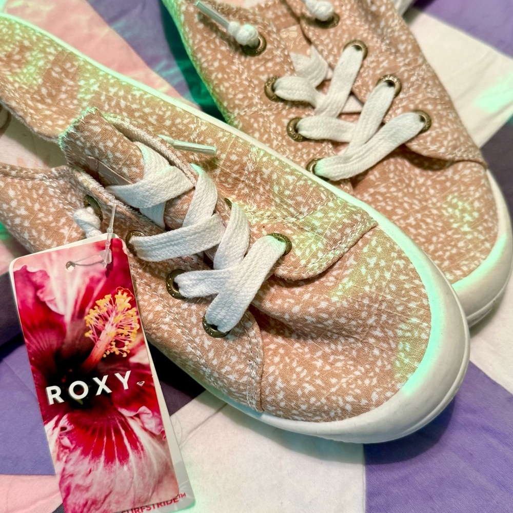 Roxy White and Cream Sneakers Low-Top Casual